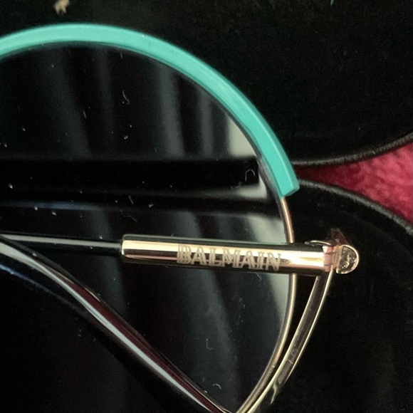 Balmain Women’s NWOT 52mm Round Turquoise & Gold Sunglasses $55 - Picture 7 of 10